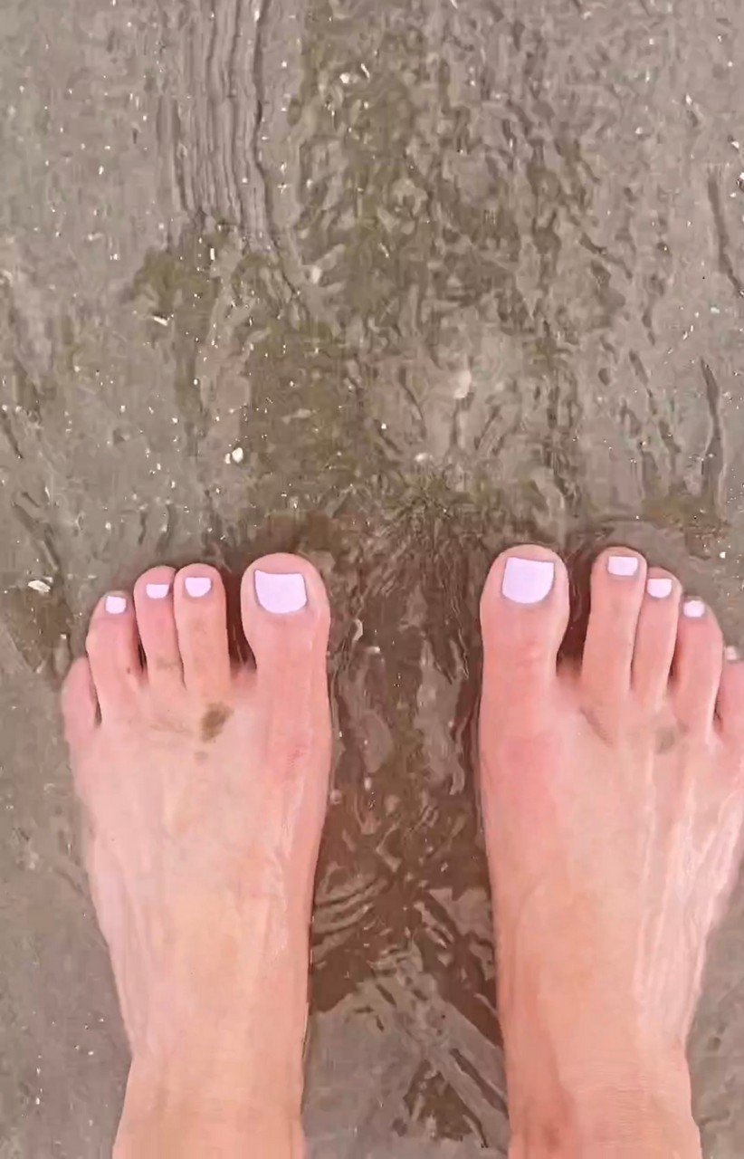Danielle Trotta Feet